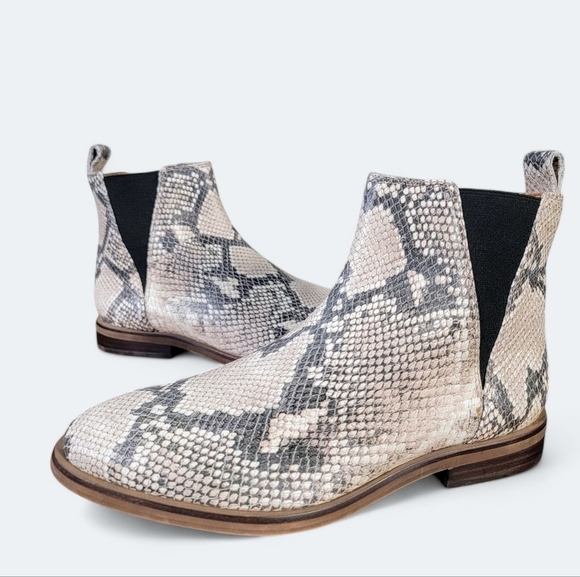 Lucky Brand Haylia Leather Snake Print Chelsea Boots Size 7 Pull on - Picture 16 of 16